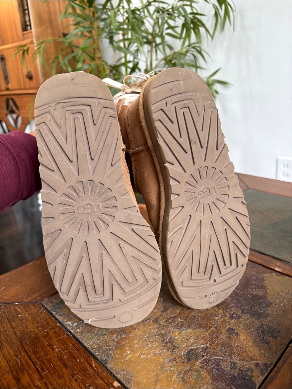 uggs - Picture 2 of 4